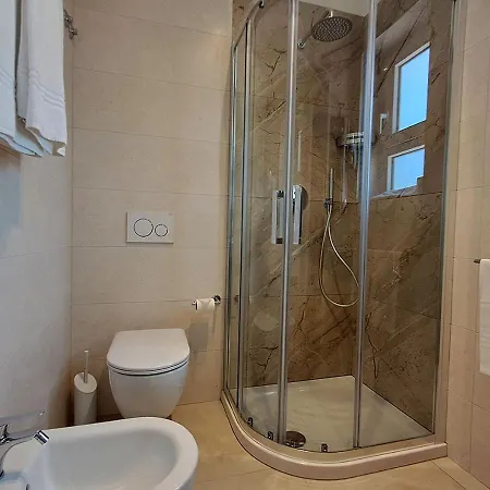 كريستال فندق 4*