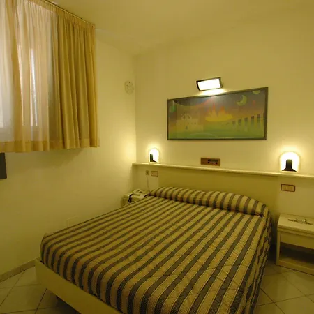 Hotel Crystal 4*